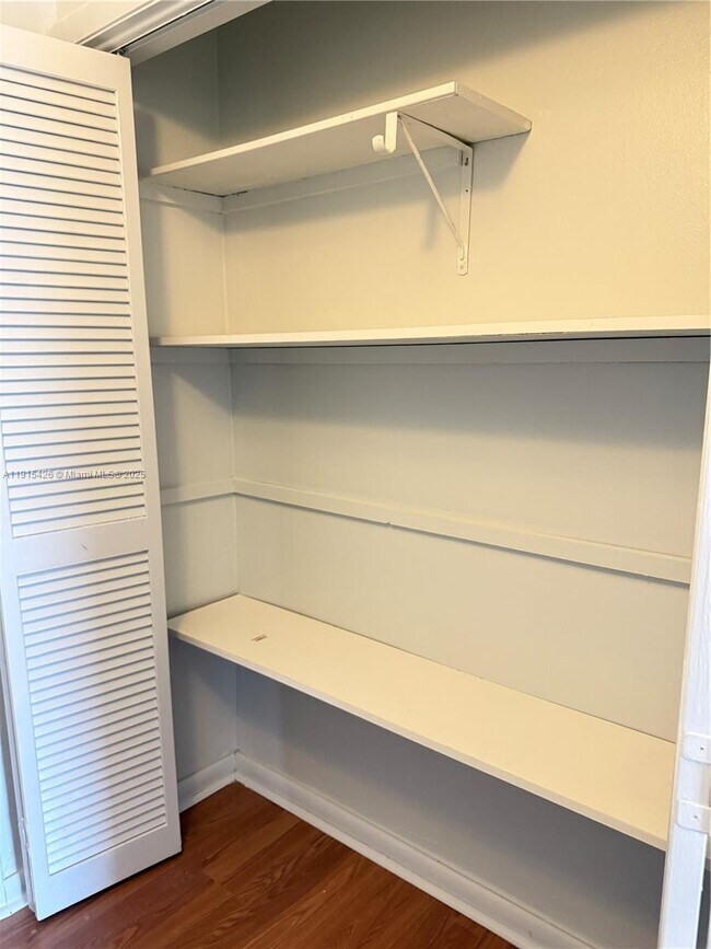 Building Photo - 19305 NE 2nd Ave