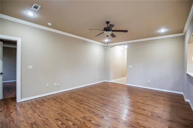Building Photo - 4312 W Murfield Dr