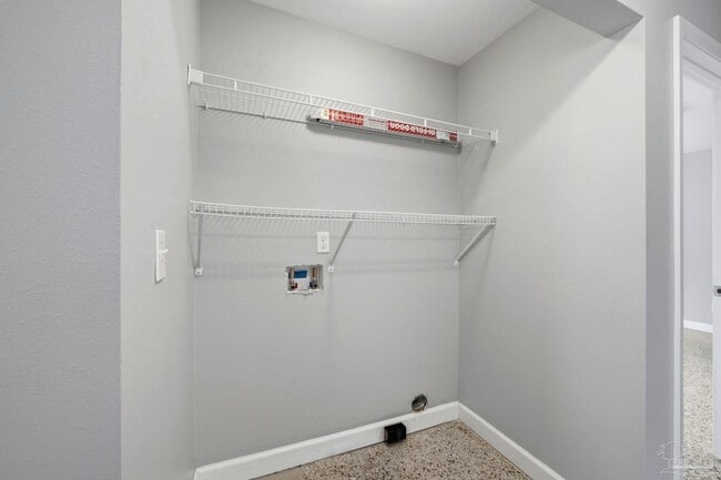 Building Photo - 302 Loruna Dr