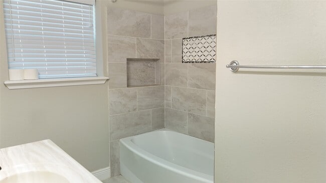 Building Photo - 2520 Northern Dr