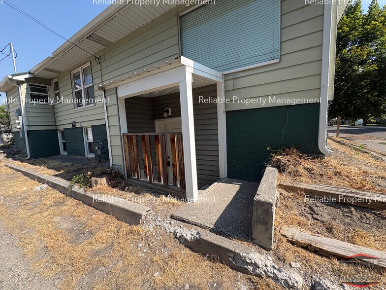 Building Photo - 1153 Idaho Ave