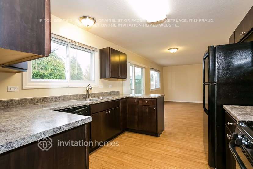 Building Photo - 5924 Allemong Dr