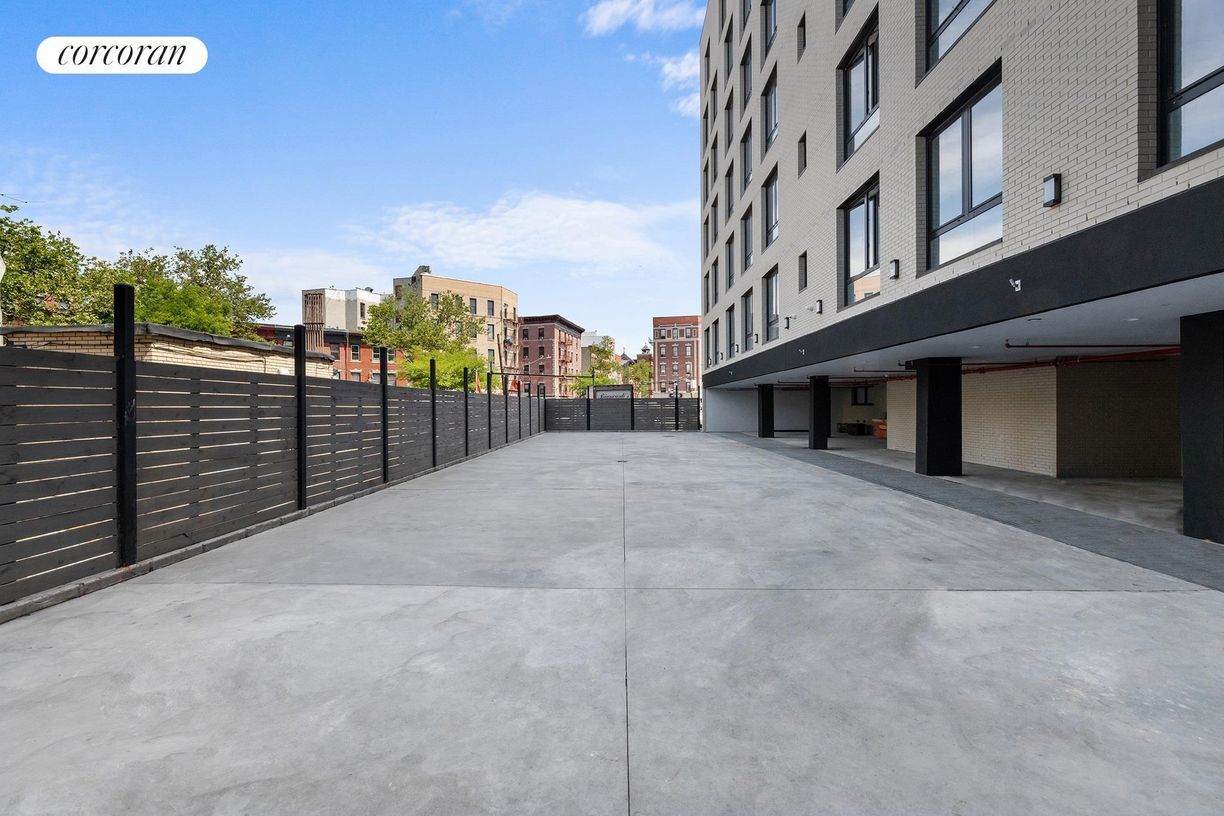 Building Photo - 2321 Belmont Ave