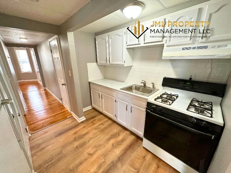 Building Photo - 321 Union St