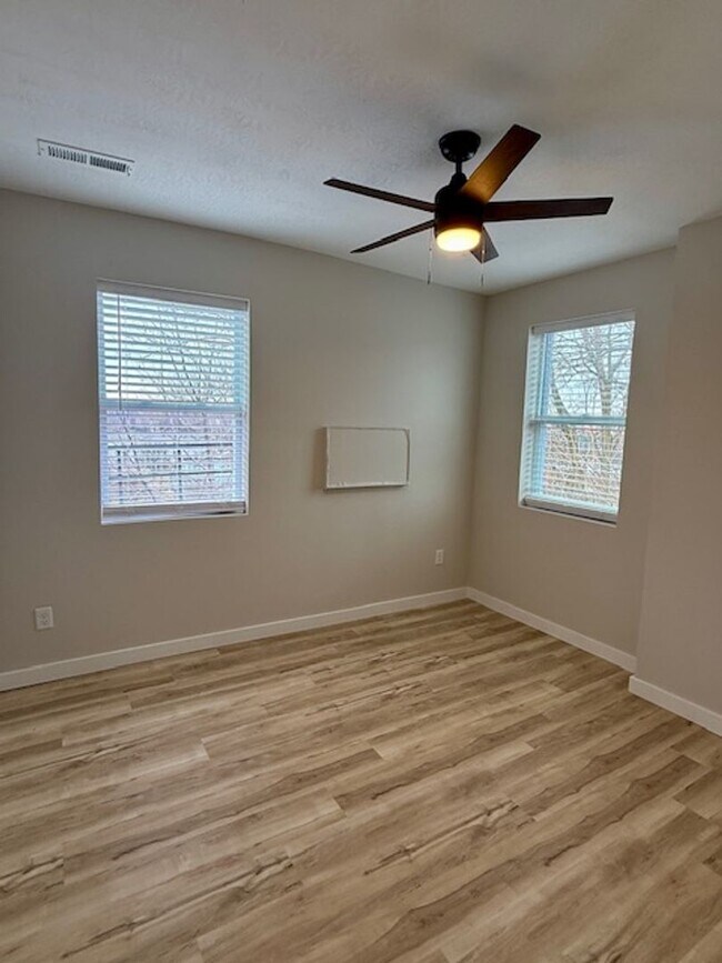 Building Photo - 939 Chateau Ave