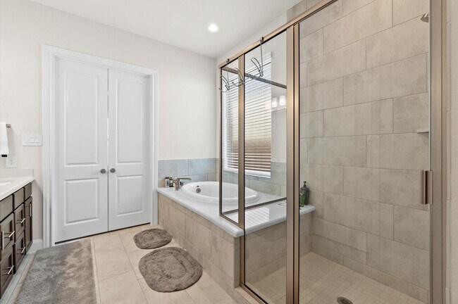 Building Photo - 12826 Raemoir Dr