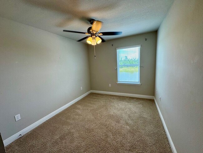 Building Photo - 5736 Callaway Cir