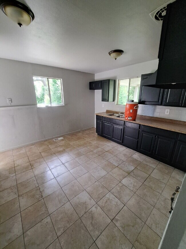 Building Photo - "3-Bedroom Oasis in Cahokia Heights – Cozy...
