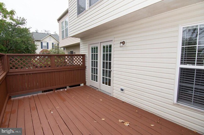 Building Photo - 110 Ingle Pl