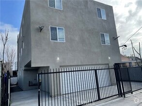 Building Photo - 1432 E 20th St
