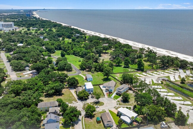 Building Photo - 1472 Georgia Pl