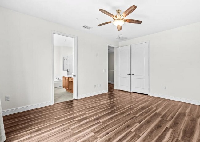 Building Photo - 536 NW 39th Cir