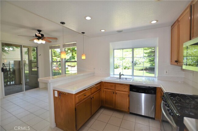 Building Photo - 79 Waxwing Ln