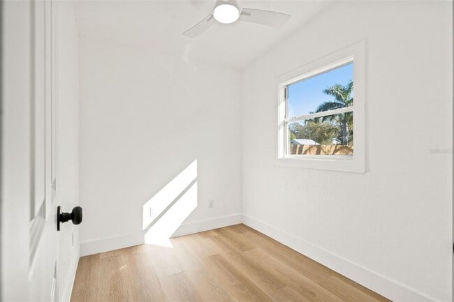 Building Photo - 4606 W Paxton Ave