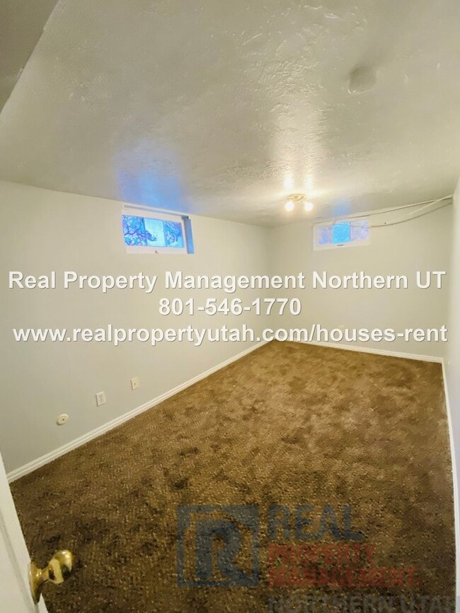 Building Photo - 3 Bedroom 1.5 Bath Ogden Home Coming Soon!