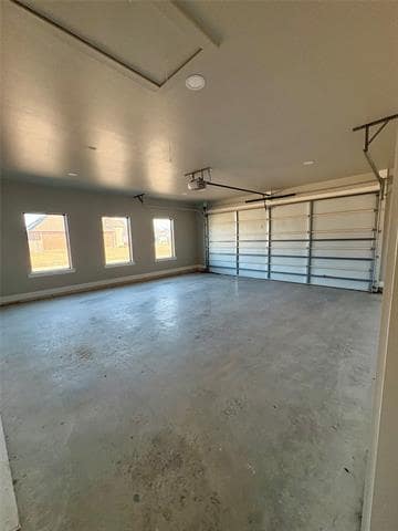 Building Photo - 2713 Stone Briar Dr