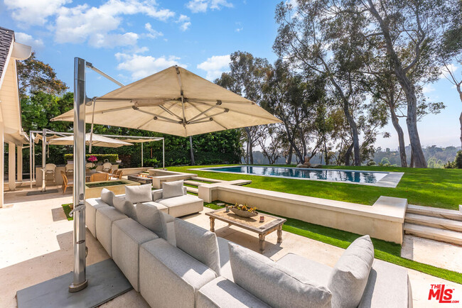Building Photo - 797 Amalfi Dr