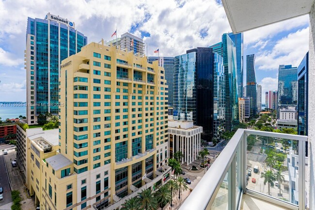 Building Photo - 1060 Brickell Ave