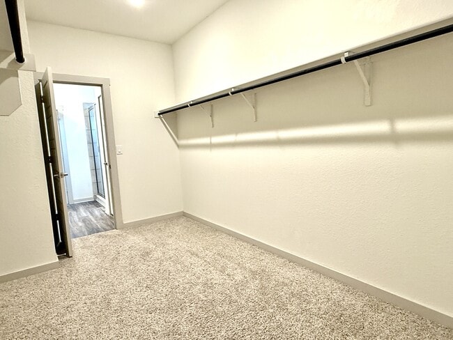 Building Photo - 13916 Lubeck Dr