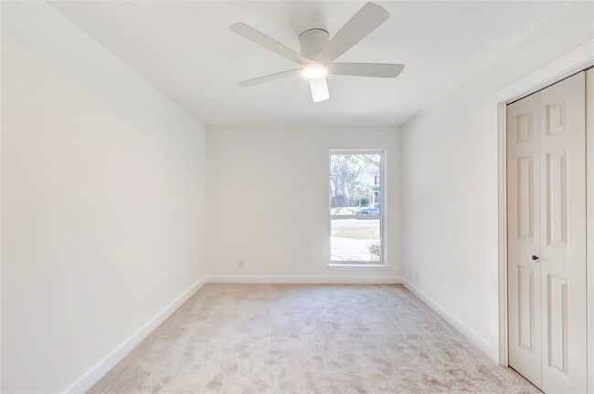 Building Photo - 4827 Gerona Dr