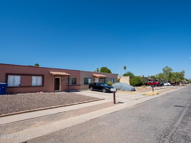 Building Photo - 6570 E Nicaragua Dr
