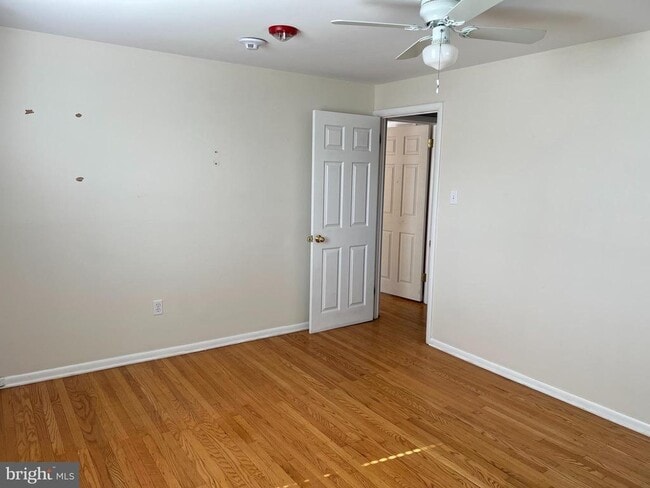 Building Photo - 319 Meetinghouse Ln