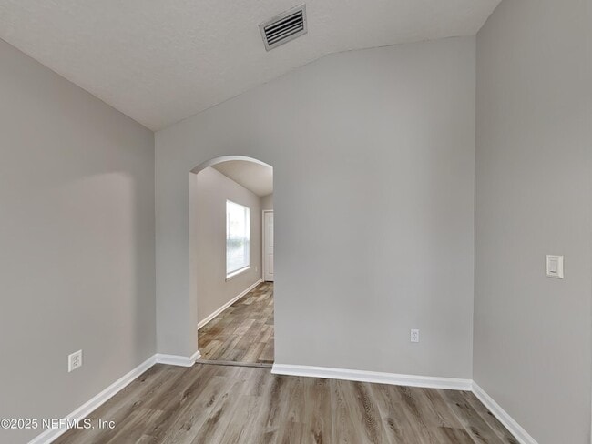 Building Photo - 2450 Creekfront Dr