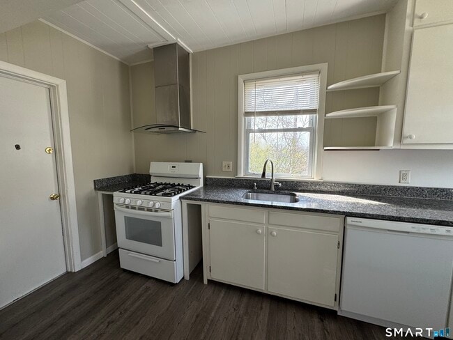 Building Photo - 201 Myrtle St