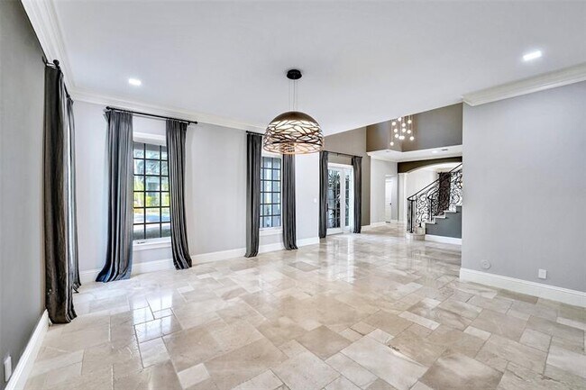 Building Photo - 1744 SE 9th St