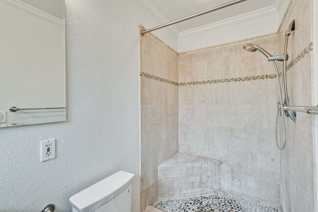 Building Photo - Spacious Home off of Hillsdale with Amazing Kitchen & Backyard! Ready to Rent.