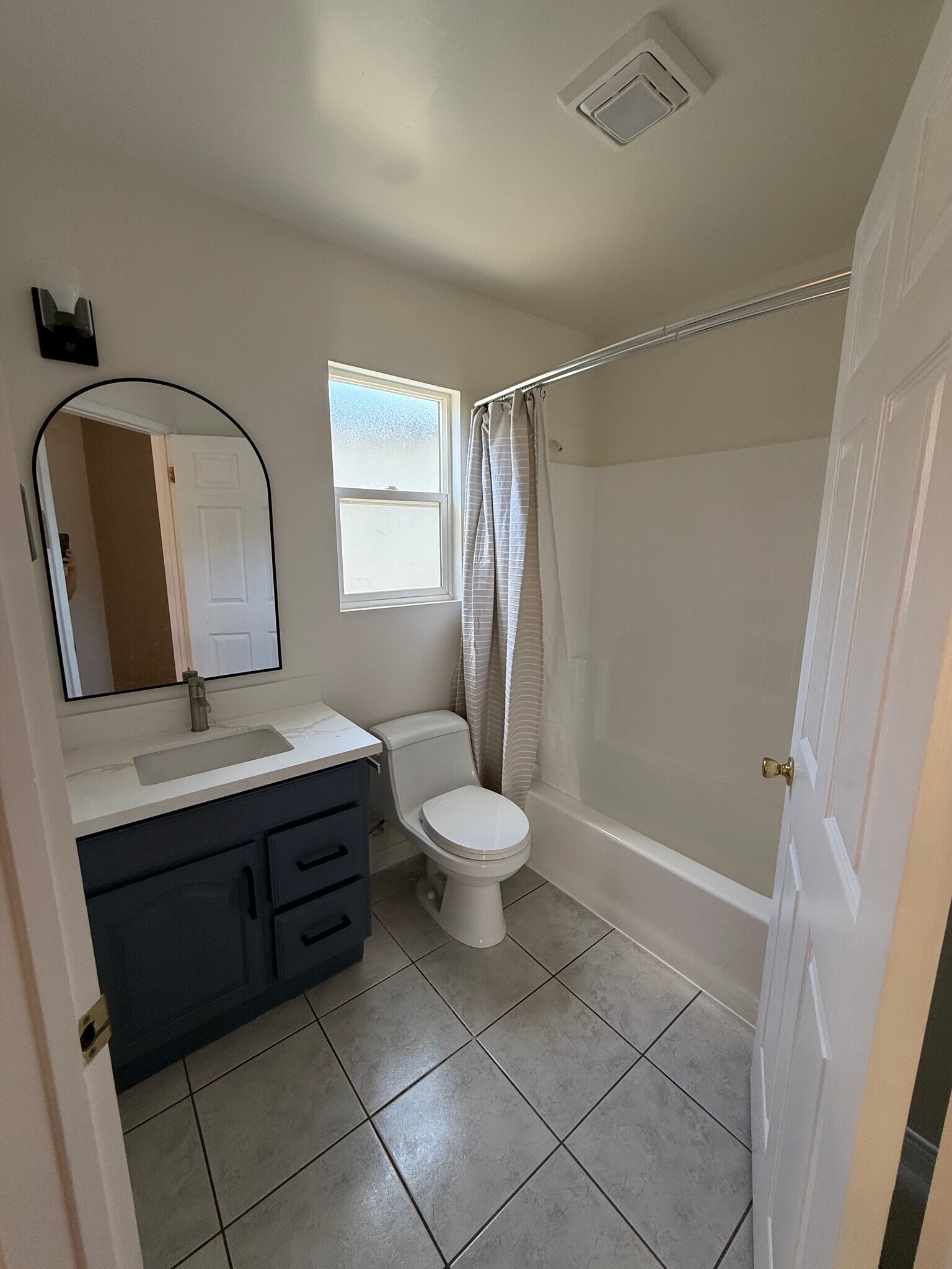 Building Photo - 2446 S Centinela Ave