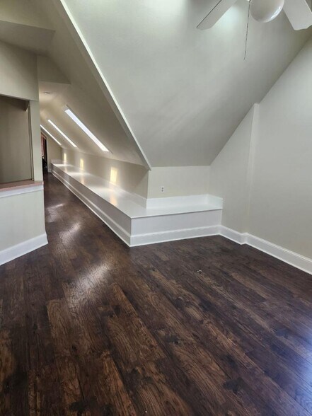 Primary Photo - 2415 Saint Charles Ave