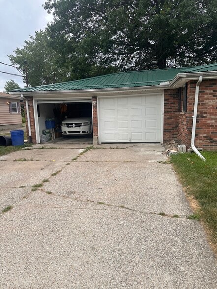 Building Photo - 3031 Reeves Ave