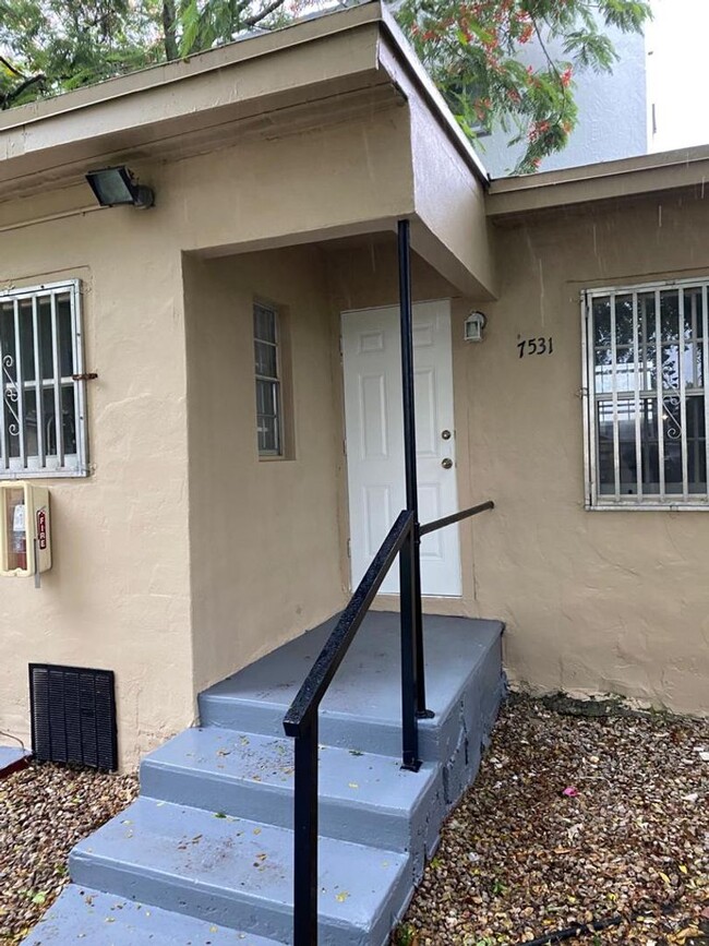 Primary Photo - 7525 NE Miami Ct