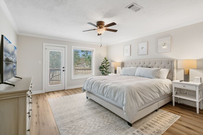 Building Photo - 3203 Poe Dr