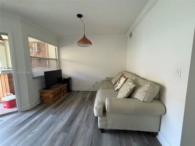 Building Photo - 2634 SE 21st Ct