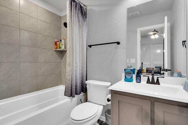 Building Photo - 1129 Snowy Owl Dr