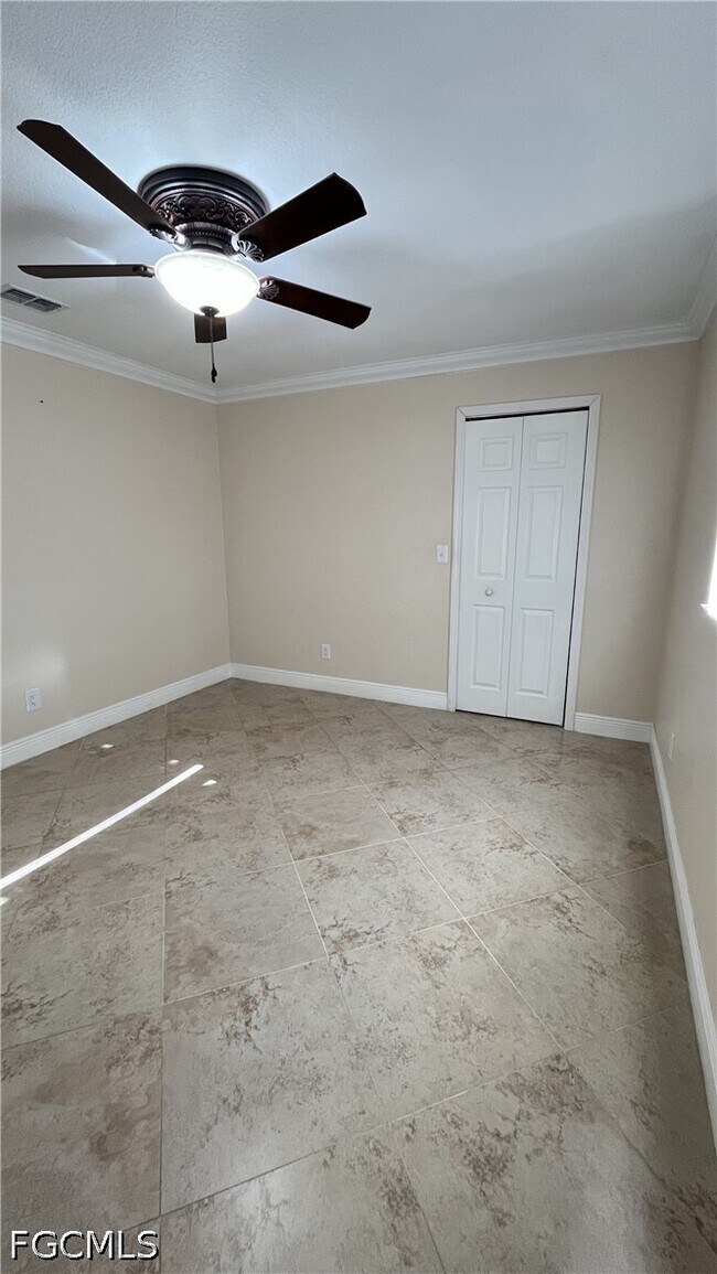 Building Photo - 213 SE 21st St