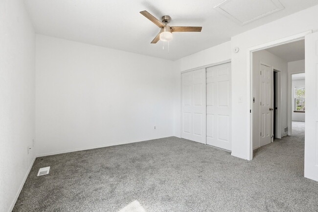 Building Photo - $2,045.95 - 2 Bed, 1.5 Bath Townhome in Centennial with Pool Access