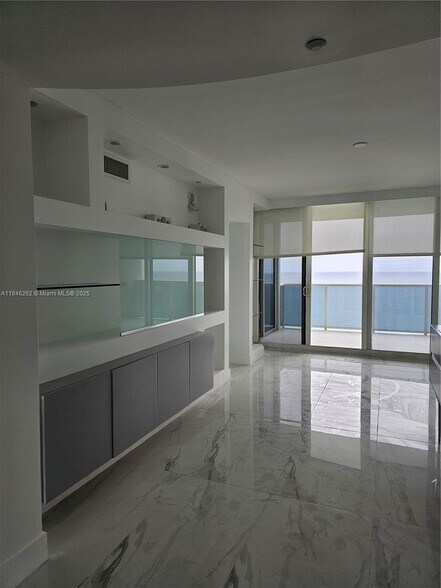 Building Photo - 19111 Collins Ave
