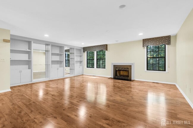 Building Photo - 3604 Springbrook Dr