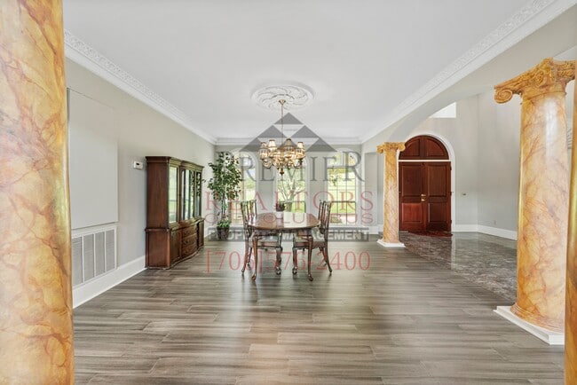 Building Photo - 7351 Winding Ridge Rd