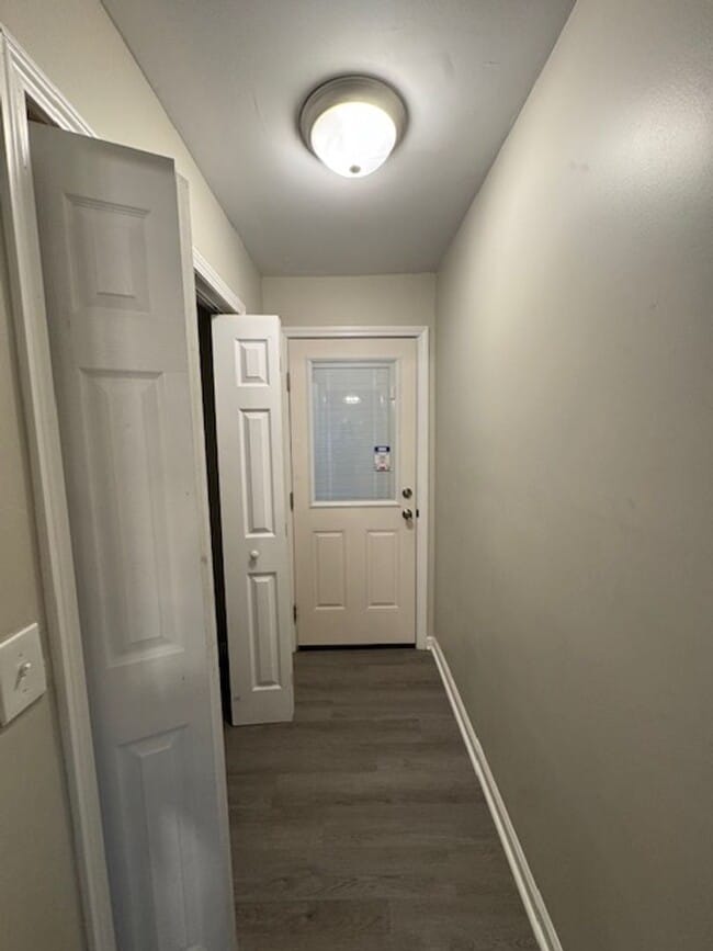 Building Photo - Downtown Duplex