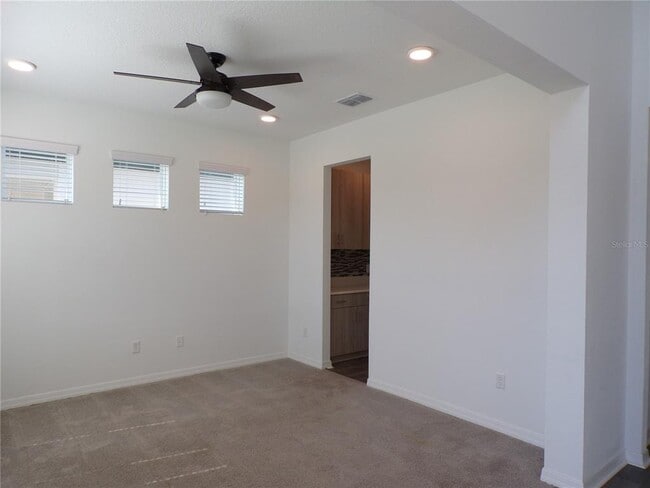 Building Photo - 33251 Sycamore Leaf Dr