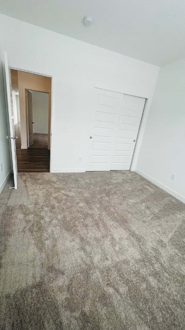 Building Photo - "Charming 3-Bedroom Home with 2 Full Baths in Picturesque Danville – 1,673 Sq Ft of Comfort Awaits!"