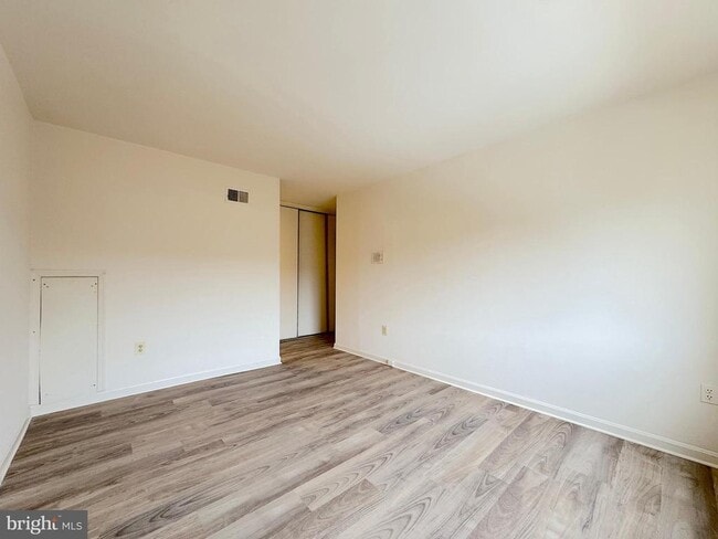 Building Photo - 4513 Logsdon Dr
