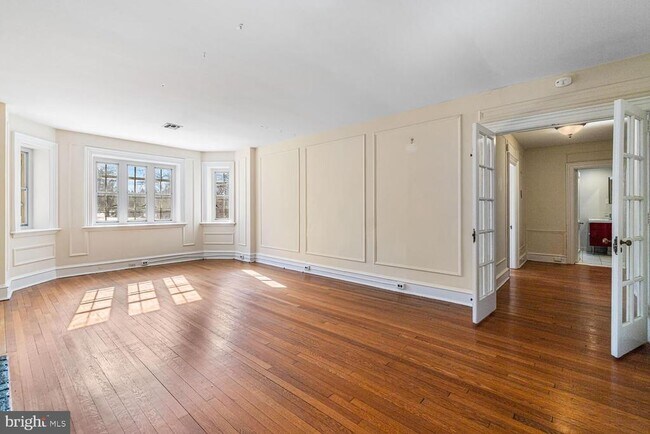 Building Photo - 415 City Ave