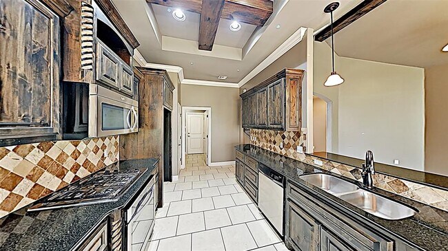 Building Photo - 17332 Hardwood Pl