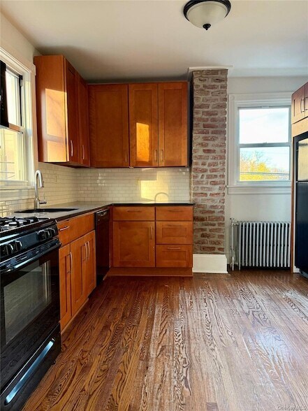 Building Photo - 102 N Midland Ave