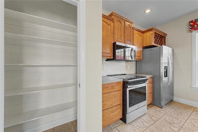 Building Photo - 6537 Harvey Jones Ave